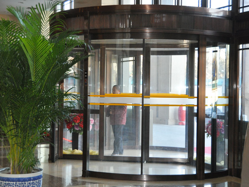 旋轉(zhuǎn)門(mén)